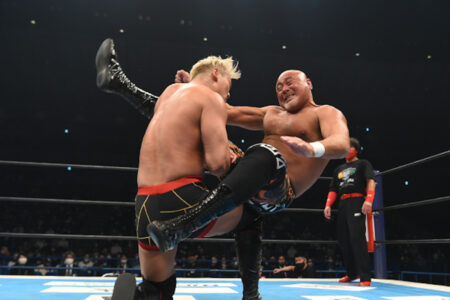 In einem Clash zwischen NJPW und NOAH legen vier Generationen auf ein großartiges Main Event