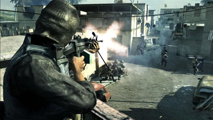 Abfeuern eines Maschinengewehrs im 4. Call of Duty: Modern Warfare (2007)
